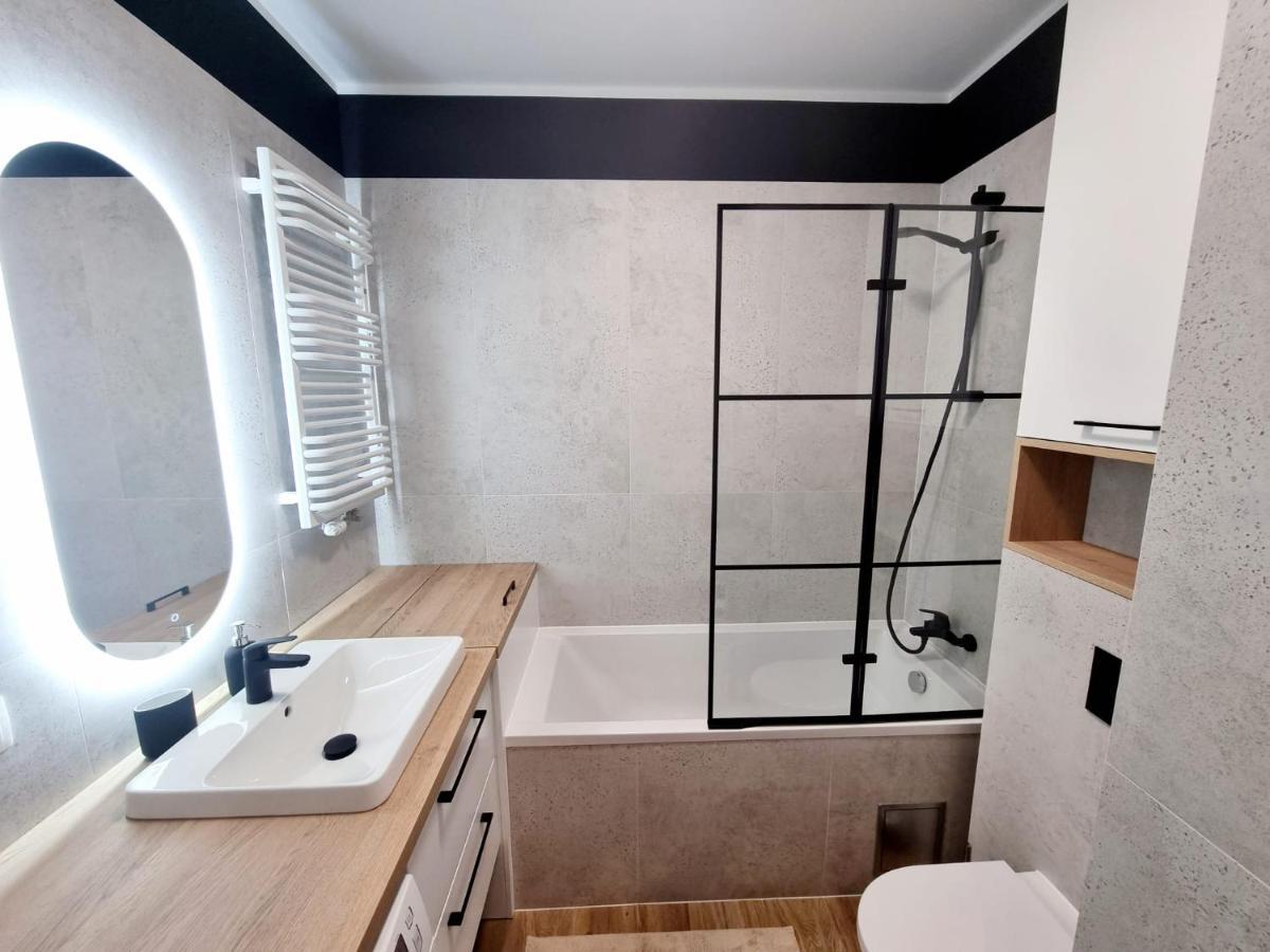 Doki Living Apartament 55 Гданск Екстериор снимка